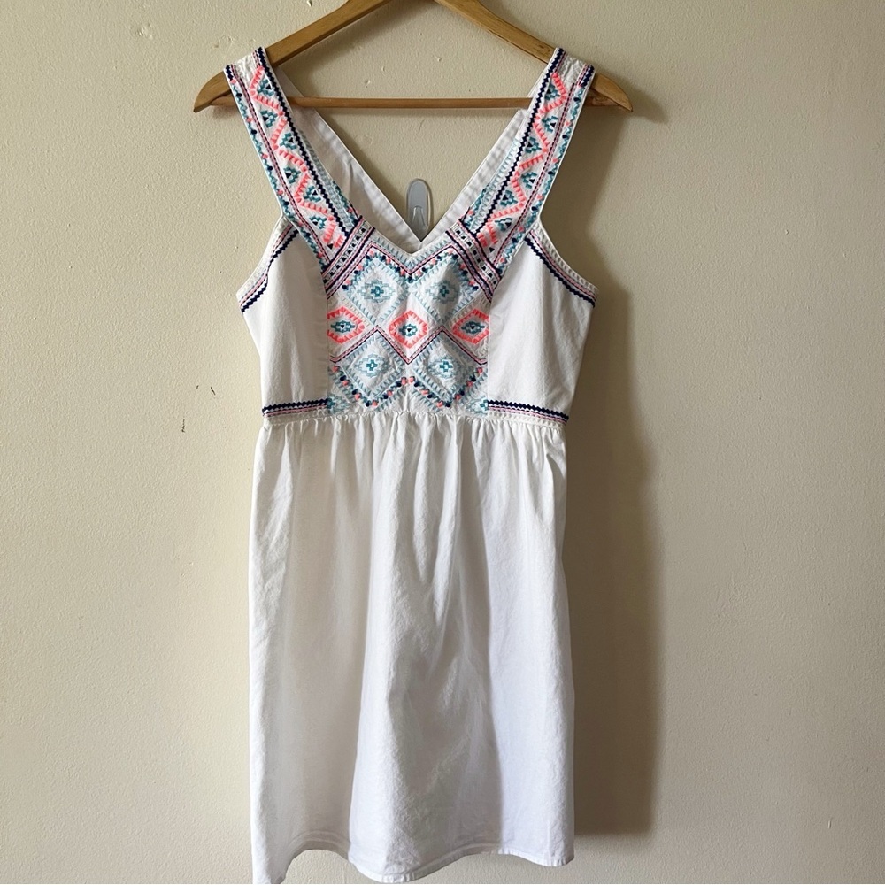AE White Embroidered Mini Dress Size 4 Boho Hippie Festival Western Flirty